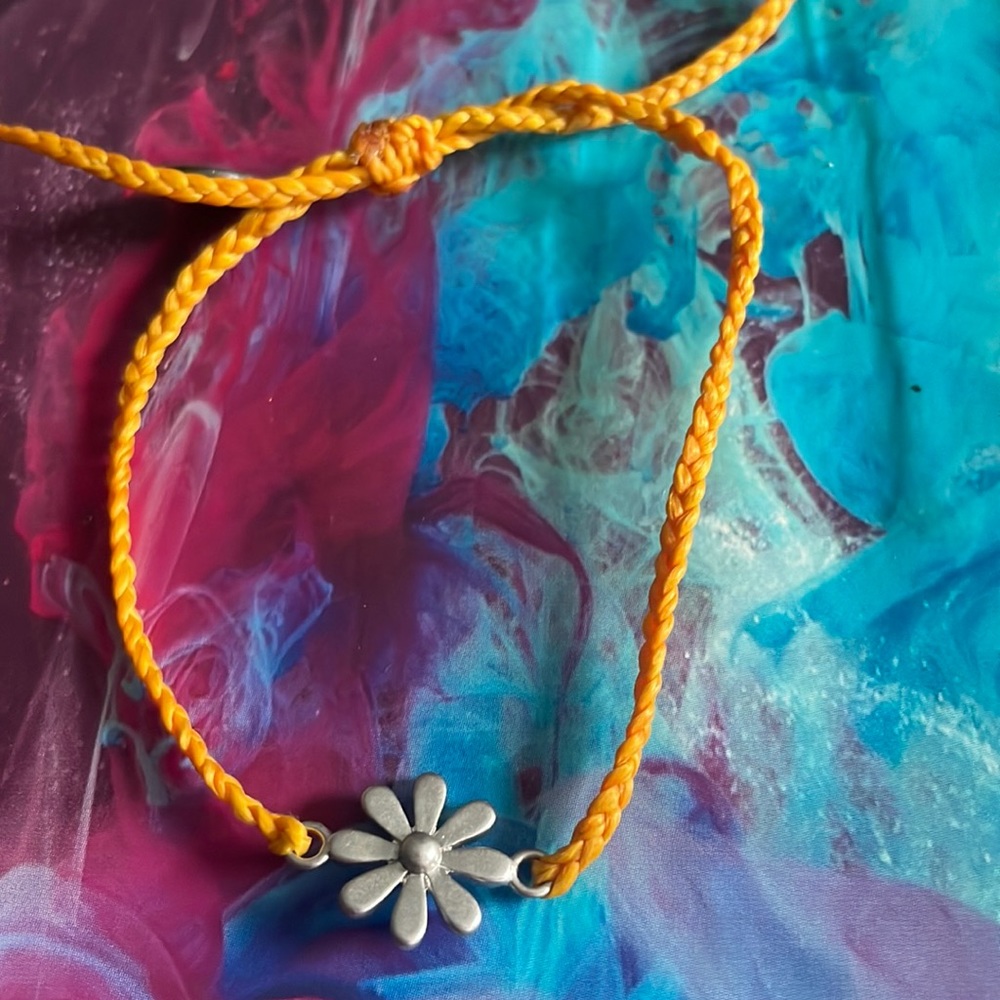 Pura vida flower charm